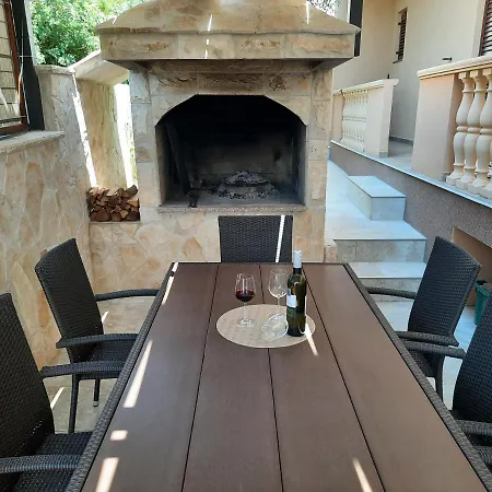 Verunica Apartment