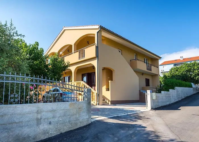Verunica Apartment