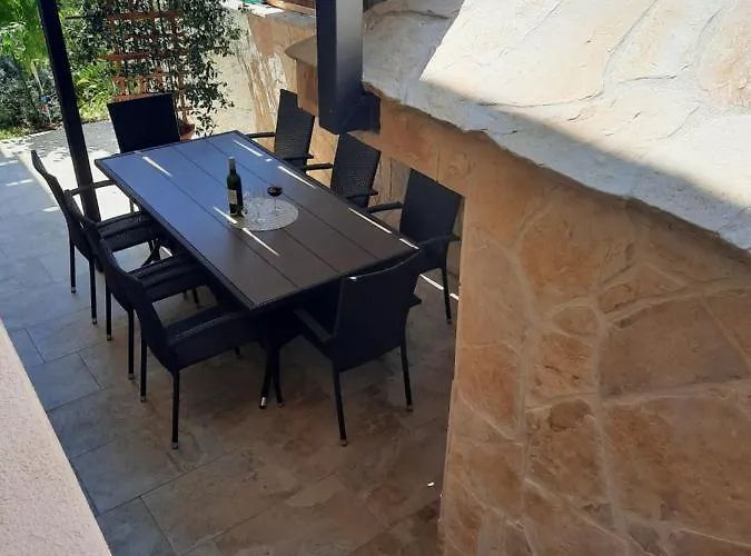 Verunica Apartment *